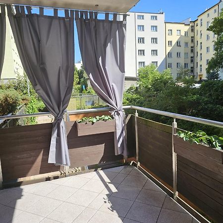 Apartament Rodzinny - Calodobowe Zakwaterowanie, Bezplatny Parking Thorn Exterior foto