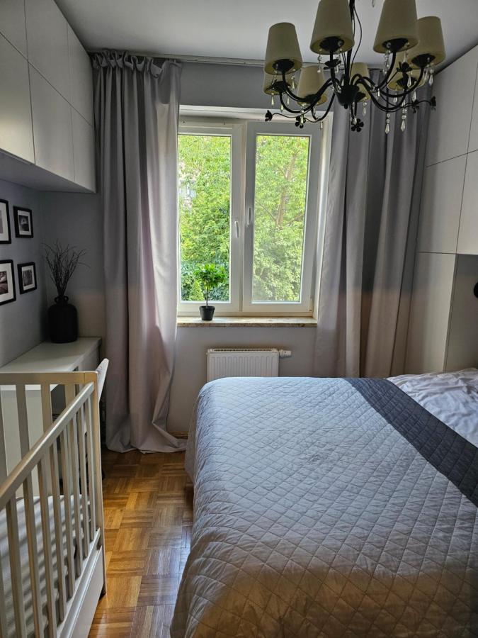 Apartament Rodzinny - Calodobowe Zakwaterowanie, Bezplatny Parking Thorn Exterior foto